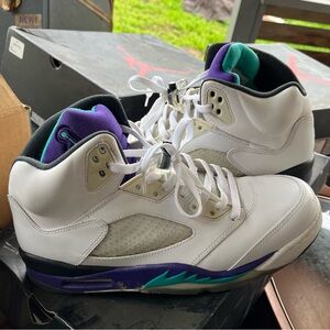 Men’s Jordan 5 grapes SZ 10